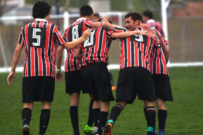 Continúa la Copa Bicentenario de Fútbol: Atlético – Sarmiento y Defensores – Estrada juegan en el estadio