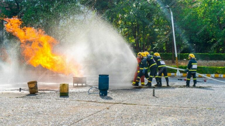 Bomberos de nuestra ciudad realizaron una capacitación en Tandil