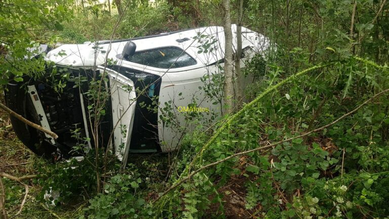 Perdió el control del vehículo y volcó en ruta 74