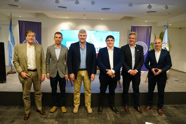 Agrolegisladores cuentan su experiencia en la Sociedad Rural Argentina ante directores y delegados