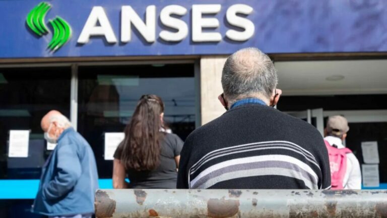 Jubilados: se pagará un bono de $55.000 en enero que se podría extender a febrero 
