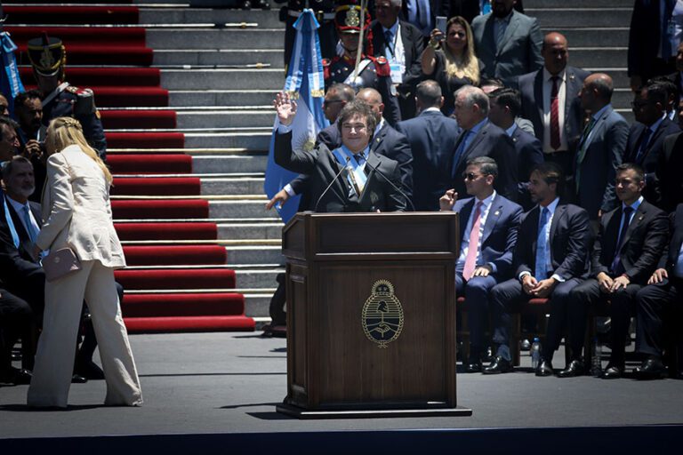 Milei duro en su primer discurso: “no hay alternativa al ajuste” ni “al shock”