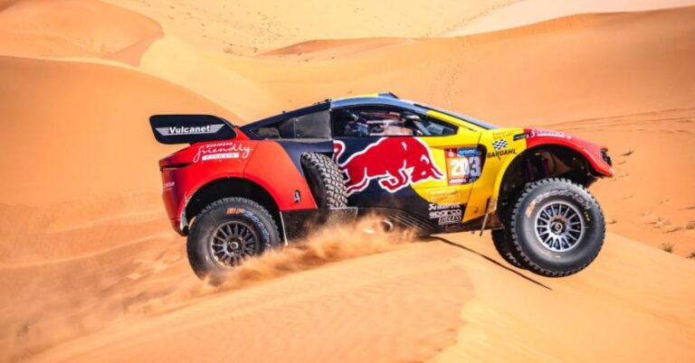 El Dakar: Loeb superó el Empty Quarter ganandole a Carlos Sainz