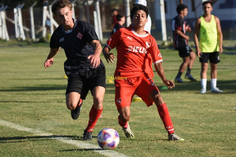 Fútbol: Ante numeroso público los juveniles de Independiente jugaron con equipos locales