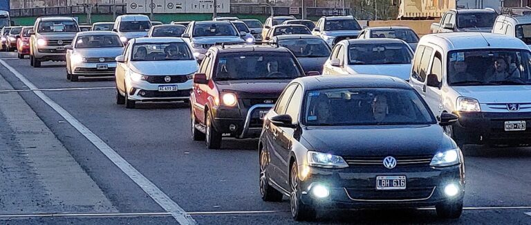 Aseguradoras: transitan la peor crisis de los últimos 20 años y cada vez hay más autos sin cobertura