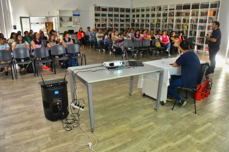 Se realizan capacitaciones