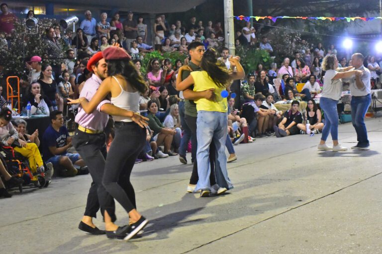 𝐀𝐒𝐈́ 𝐅𝐔𝐄 𝐋𝐀 𝐅𝐈𝐍𝐀𝐋𝐈𝐒𝐈𝐌𝐀 𝐃𝐄 𝐕𝐄𝐍𝐈́ 𝐀 𝐁𝐀𝐈𝐋𝐀𝐑