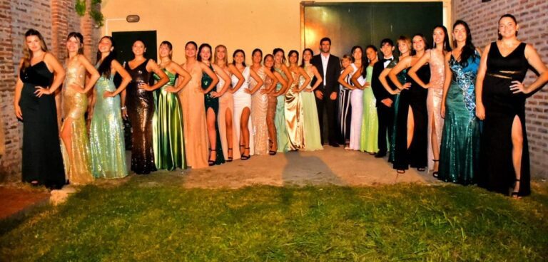 En el galpón: Noche colorida y glamorosa de aspirantes
