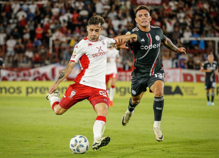 Walter Mazzantti y tres minutos de éxtasis… corrida supersónica para el gol y una insólita expulsión