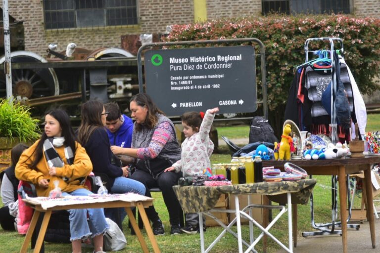Primer día de la gran feria en el Museo