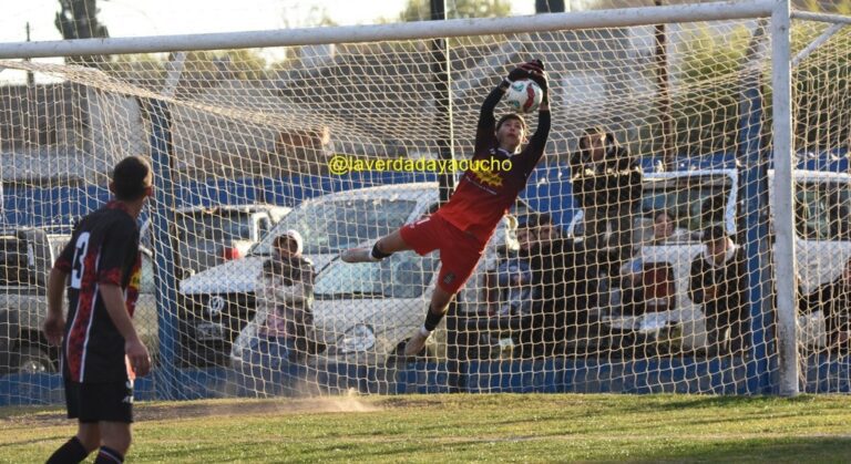 Fútbol de la URD: Atlético ganó y se trepa a la punta- El resto fue empates