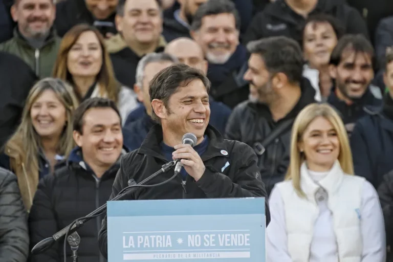 Kicillof se diferenció de Milei “estamos ante una formidable estafa electoral”