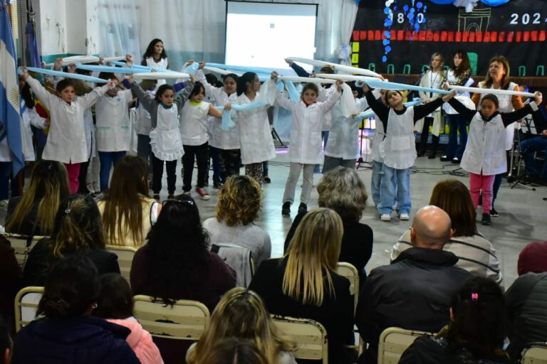 Acto oficial por el 25 de Mayo