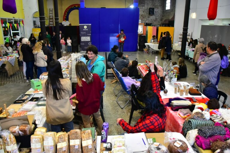 Feria de pequeños productores locales
