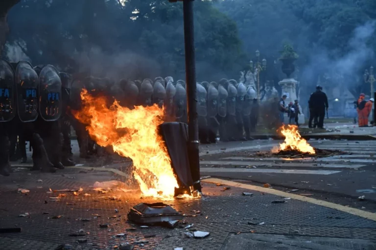 Ordenaron la liberación de 17 de los 33 detenidos durante los incidentes en el Congreso