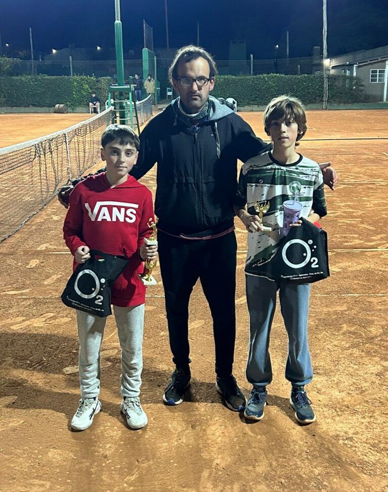 Tenis en el CECU: El torneo de menores fue para José Basanta