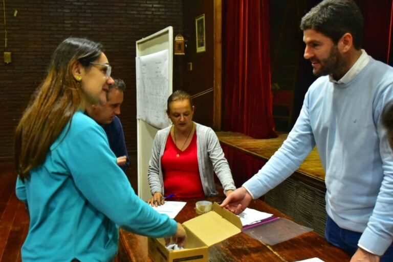 Sorteo de ubicación de las 32 viviendas del barrio Santa Teresita