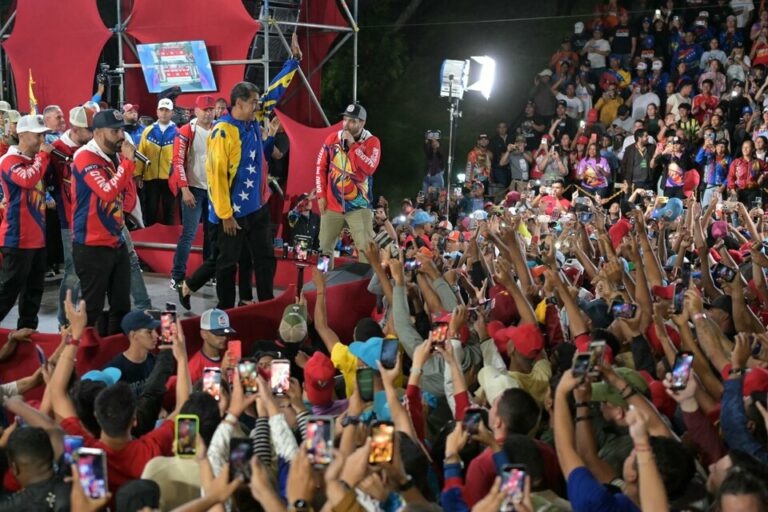 El Consejo Electoral chavista de Venezuela anunció como ganador a Maduro con el 51,2%