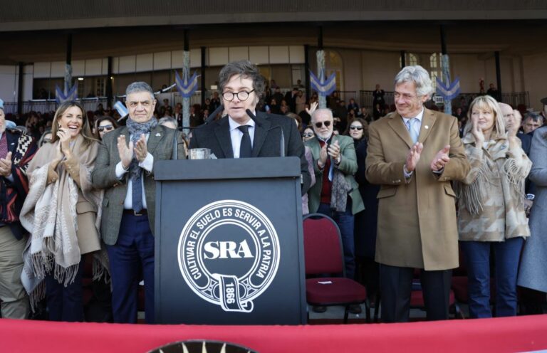 Javier Milei le prometió al campo salir del modelo que le expropia el 70% de lo que produce