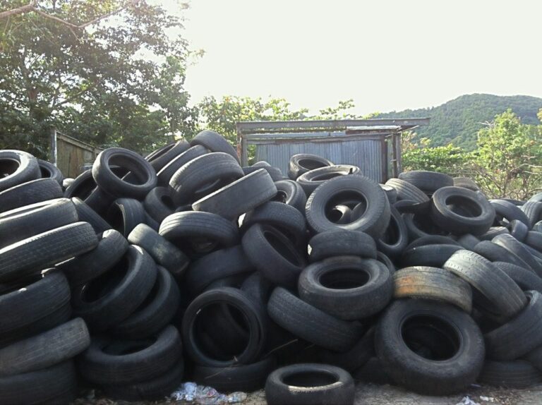 Nueva carga de neumáticos en desuso