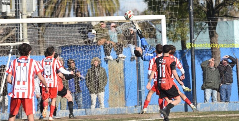 Fútbol de la URD: DEFE derrotó a Estrada. Sarmiento-Atlético empate