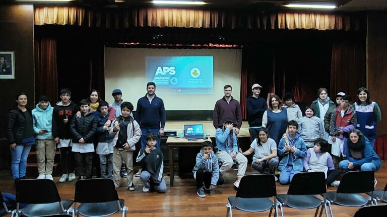 Alumnos de la escuela de Educación Especial, trabajan con Ayacucho APS