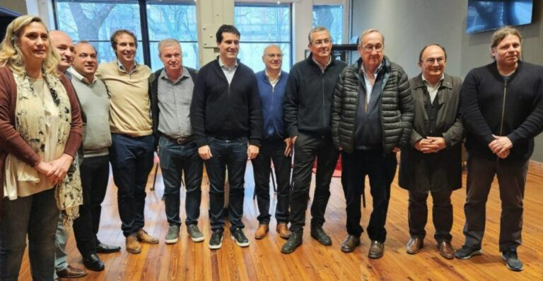Suescun e intendentes radicales se reunieron con Abad y reclamaron la unidad partidaria
