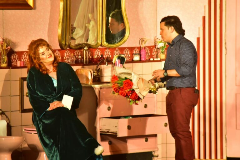 «Antigona en el baño» Lleno total en Casa de la Cultura