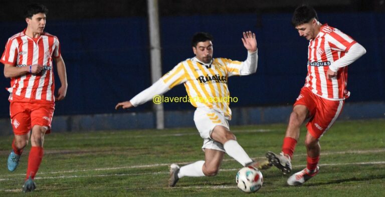 Fútbol de la URD: En el postergado fue empate en 0 entre amarillos y albirrojos