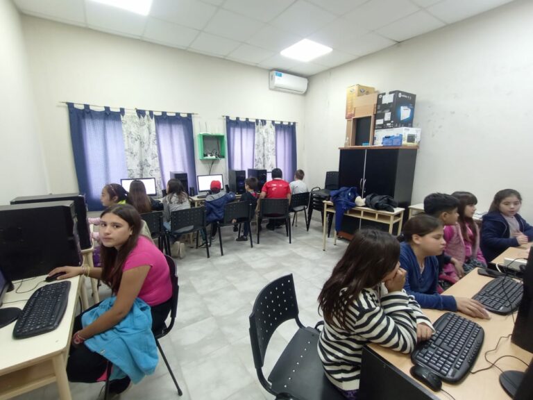 El programa educativo en las sedes trabaja en » Robótica y Programación»