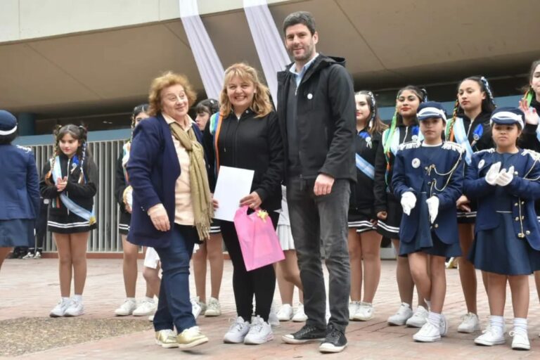 Desfile de las tres décadas de la Guardia Infanto Juvenil José de San Martín