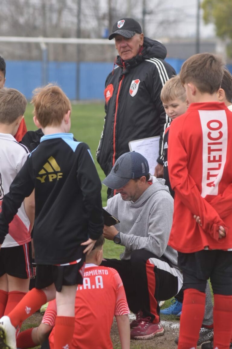 En el estadio: River Plate capta jugadores en Ayacucho