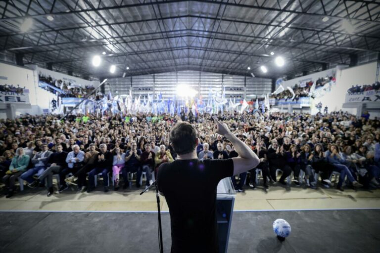 Kicillof criticó duro a Milei y dejó una consiga picante: “Ya no se trata de volver mejores”