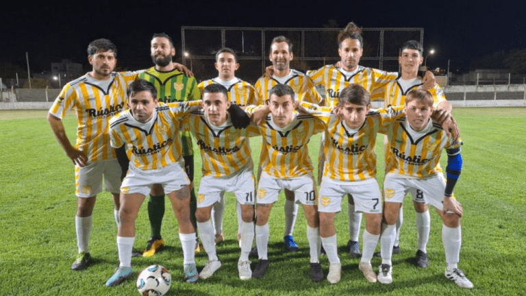 Fútbol de la URD: Estrada en el adelantado del sábado recibe a Deportivo Tandil, el resto juega el domingo