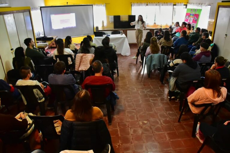 Más capacitaciones para personal que trabaja con Adultos Mayores