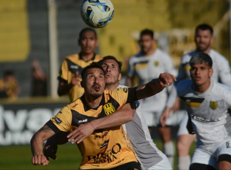 Santamarina derrotó a Olimpo en Bahía con un gol de Facu De La Vega