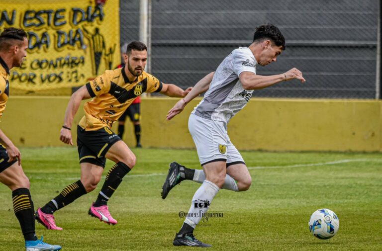 Torneo Federal:  Para De La Vega «la unión del grupo» fue una de las mayores virtudes de Santamarina