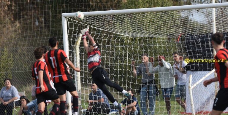 Fútbol de la URD: Sarmiento derrotó a Ferro. Empató el DEFE con partido interrumpido por desórdenes