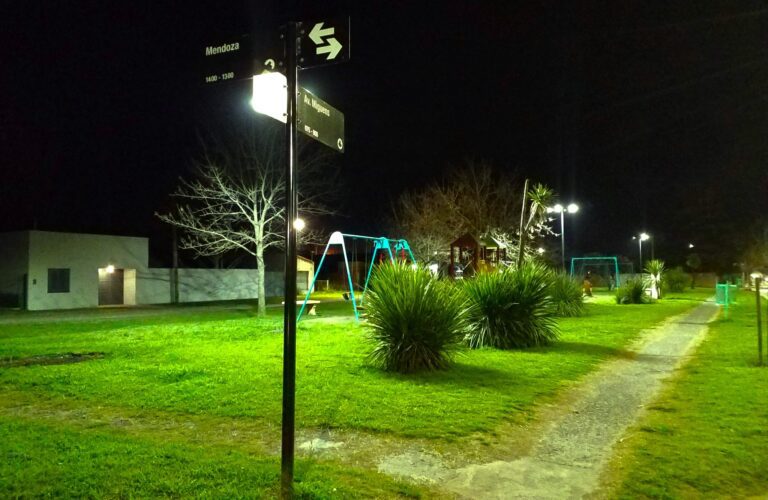 Iluminación de LED en plaza José Hernández