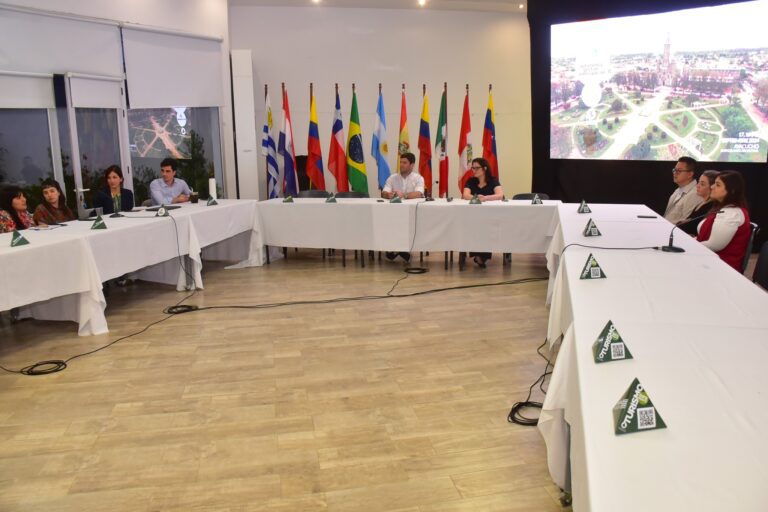 Mercociudades en Ayacucho – Recepción oficial y primera presentación del Seminario