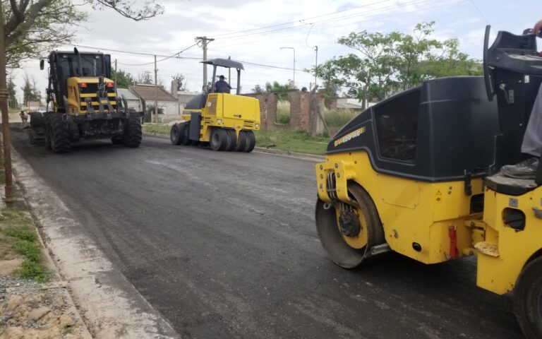 Barrio Bellas Artes: Nueva cuadra de pavimento asfáltico