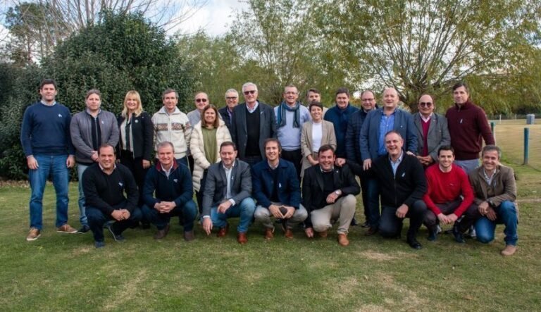 Con una importante agenda política, intendentes de la UCR se reúnen en Rojas  