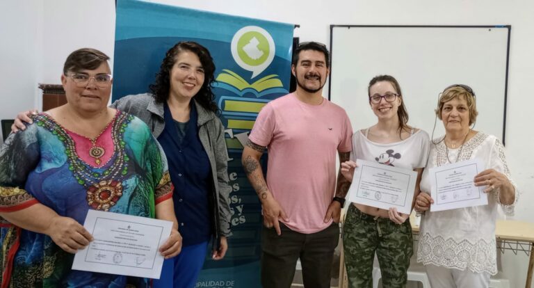 Entrega de certificaciones del curso de Guias Locales de Turismo Rural