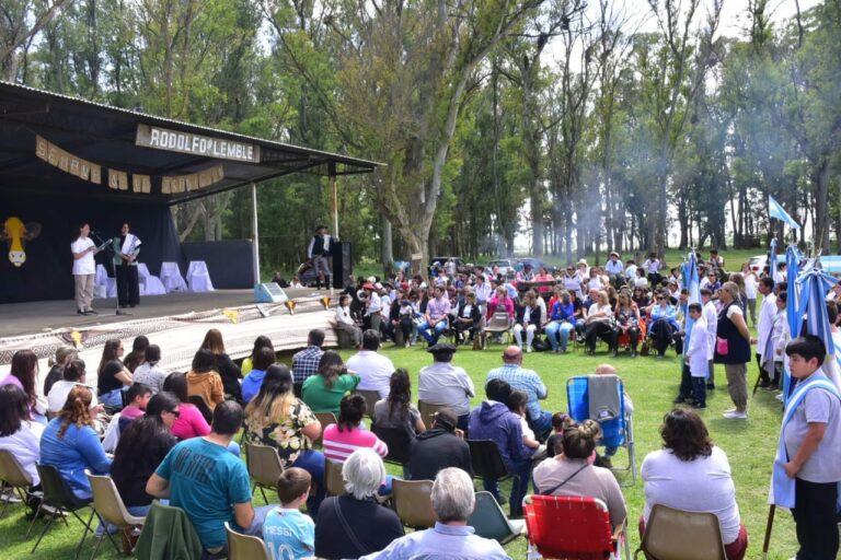 Acto oficial por el Dia de la Tradición
