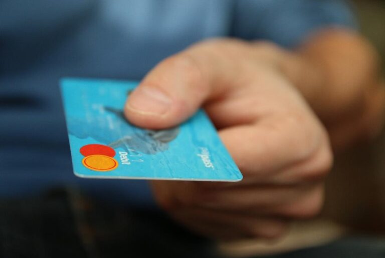 Diferencias entre débito y crédito: ¿Qué prefieren los argentinos y por qué?