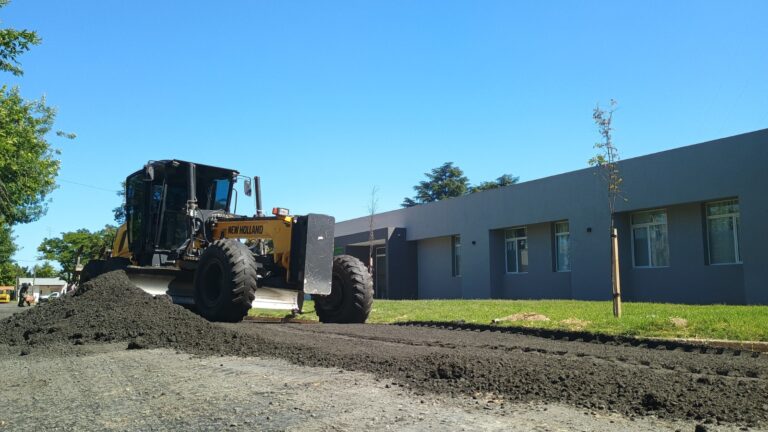 Pavimento asfáltico en barrio Padre Gallo