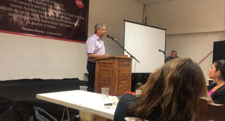 Lleno total y fervor democrático en la peña de la UCR