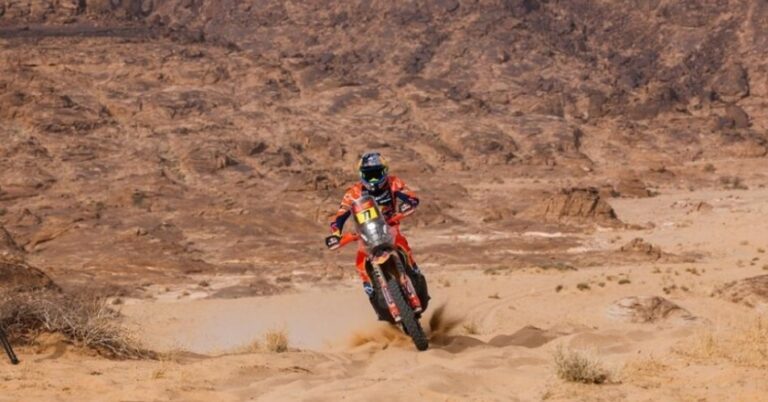 Dakar: Luciano Benavides se quedó con la octava etapa de Motos