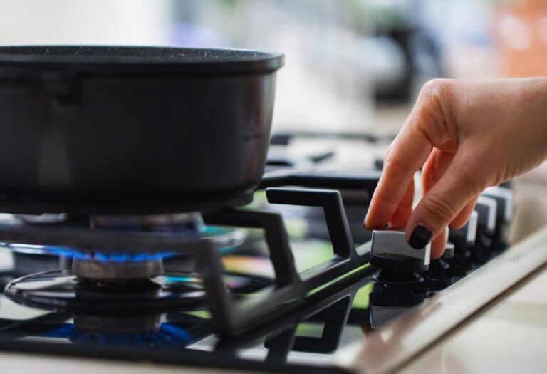 Gas: aplicarán fórmula automática de ajuste e impedirán cortes para los que no paguen tasas