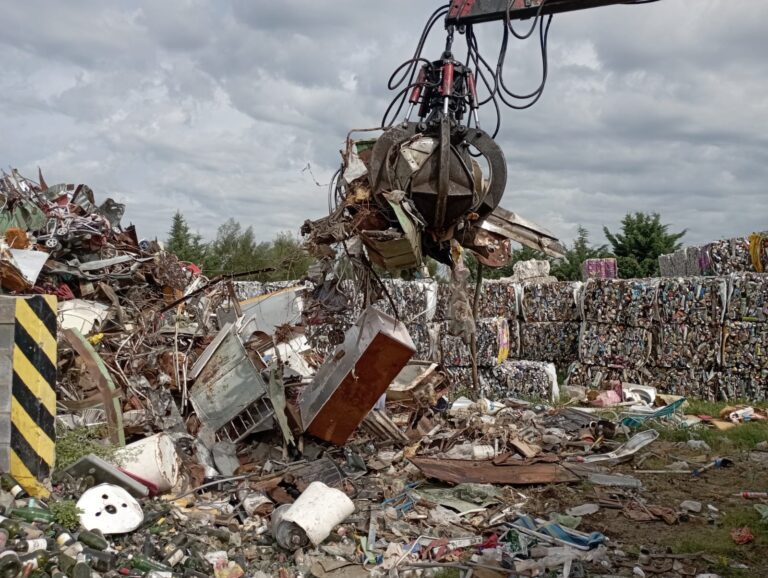 Carga y venta de chatarra